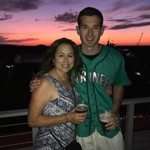 Meet your Posher, Casey